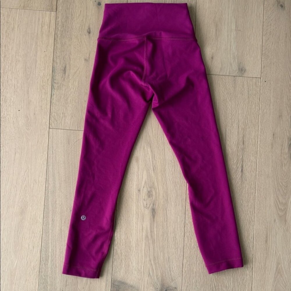 Lululemon Size 2 Crop Leggings - Magenta - Picture 3 of 4